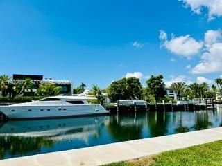 450 Paradise Isle Blvd, Unit 302, Hallandale Beach, FL 33009 Photo