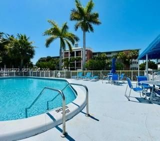 450 Paradise Isle Blvd, Unit 302, Hallandale Beach, FL 33009 Photo