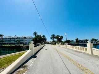 450 Paradise Isle Blvd, Unit 302, Hallandale Beach, FL 33009 Photo