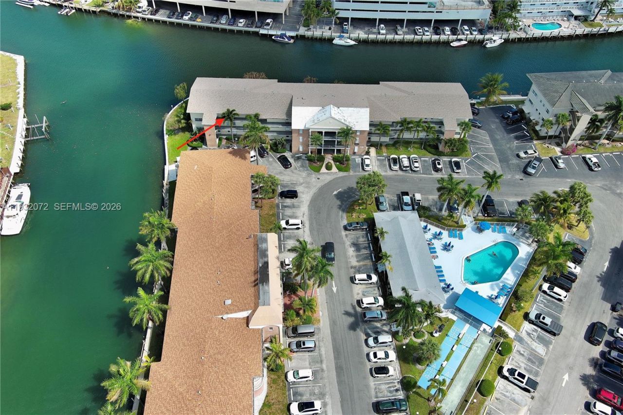 450 Paradise Isle Blvd, Unit 302, Hallandale Beach, FL 33009 Photo