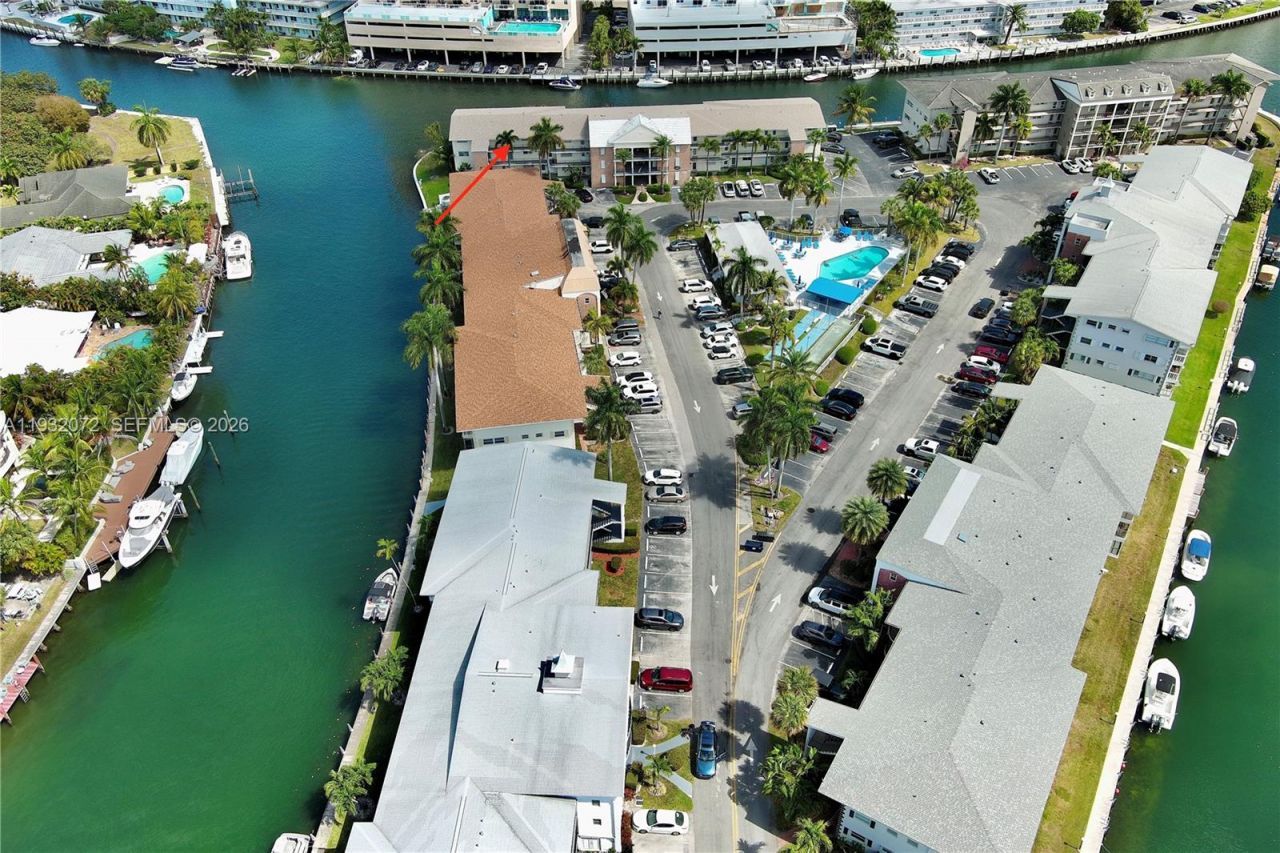 450 Paradise Isle Blvd, Unit 302, Hallandale Beach, FL 33009 Photo