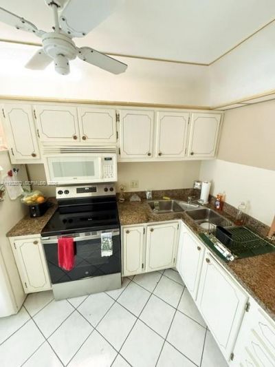 450 Paradise Isle Blvd, Unit 302, Hallandale Beach, FL 33009 Photo