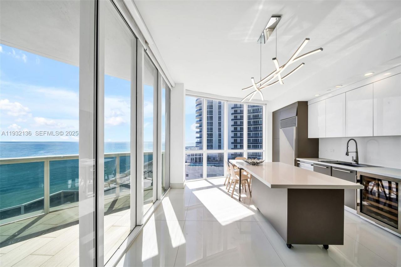 16001 Collins Ave , Unit 701, Sunny Isles Beach, FL 33160 Photo