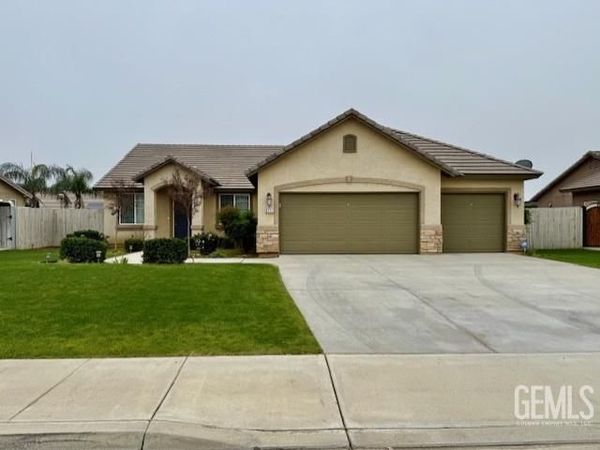 9711 Boothbay Harbour Drive, Bakersfield, CA 93314