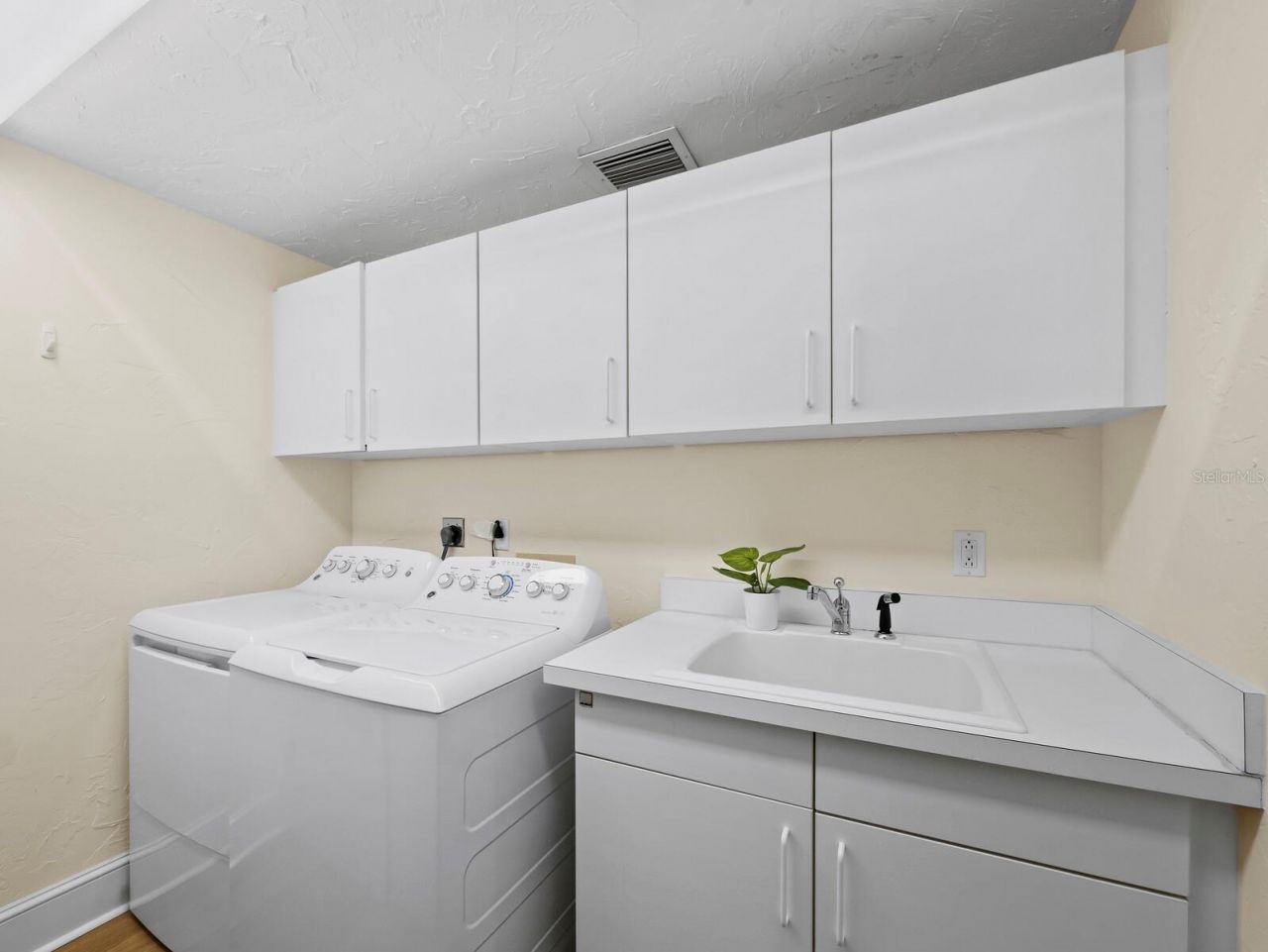 3040 Grand Bay Boulevard, Unit 234, Longboat Key, FL 34228 Photo