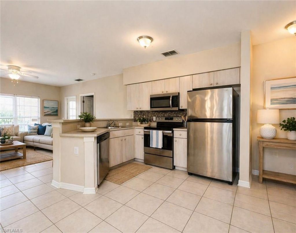 909 SW 47th Ter, Unit 201, Cape Coral, FL 33914 Photo