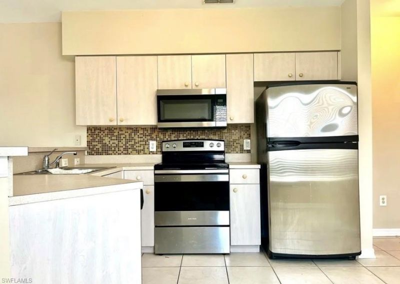 909 SW 47th Ter, Unit 201, Cape Coral, FL 33914 Photo