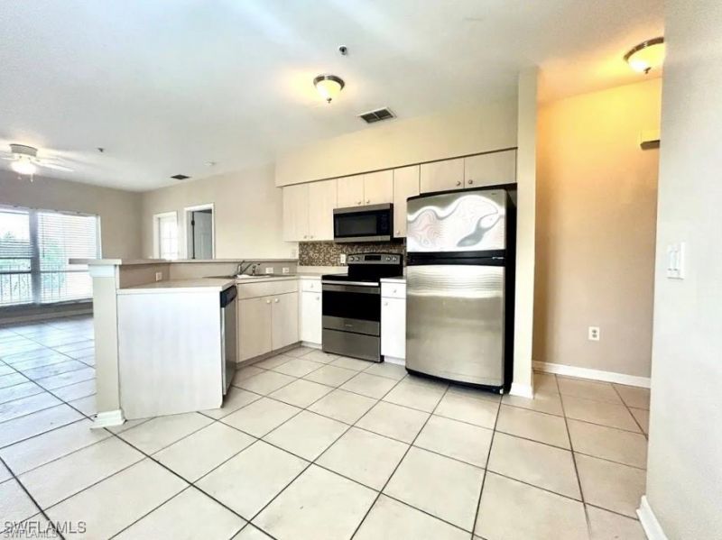 909 SW 47th Ter, Unit 201, Cape Coral, FL 33914 Photo