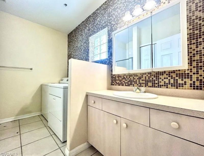 909 SW 47th Ter, Unit 201, Cape Coral, FL 33914 Photo