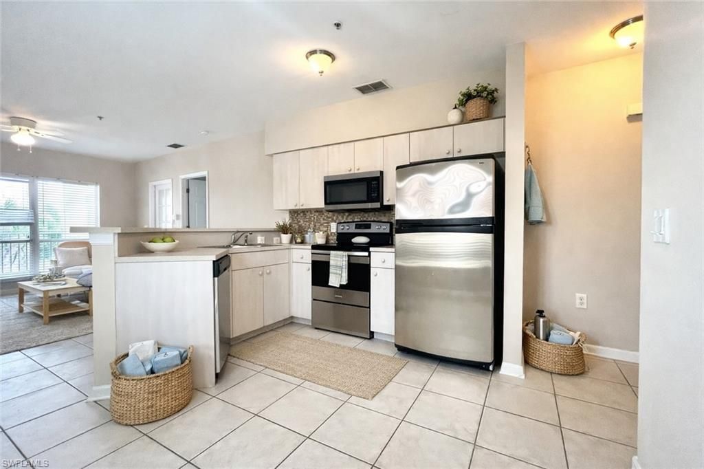 909 SW 47th Ter, Unit 201, Cape Coral, FL 33914 Photo
