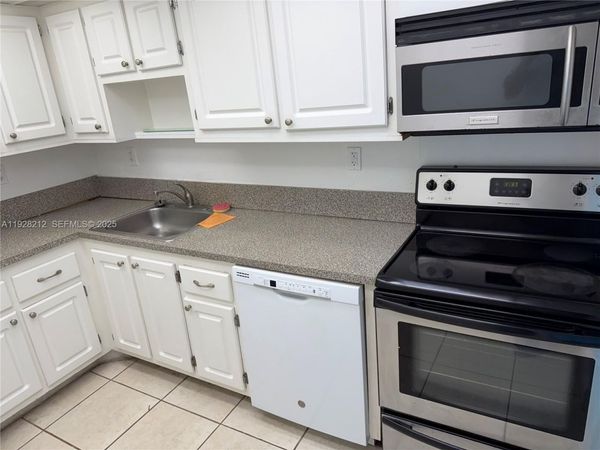 1805 Sans Souci Blvd , Unit 514, North Miami, FL 33181
