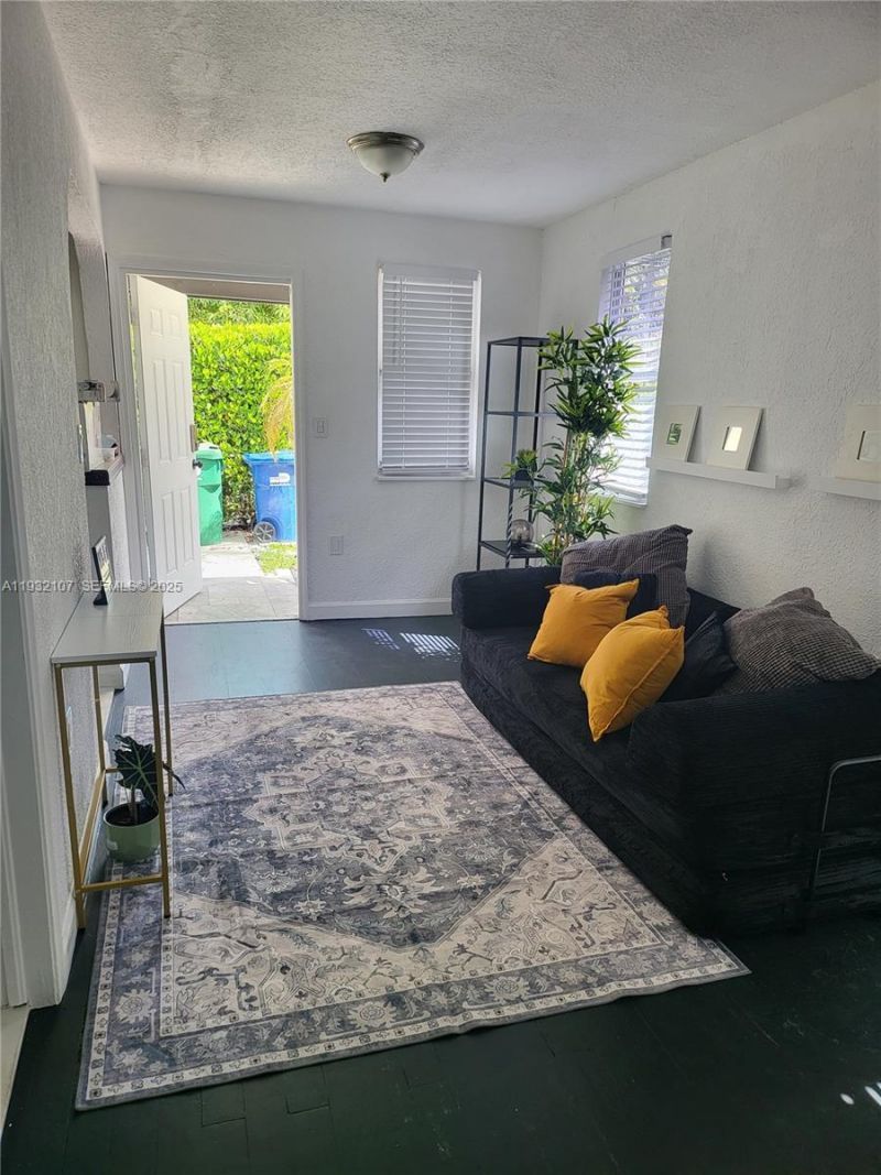 210 NE 110th St, Miami, FL 33161 Photo