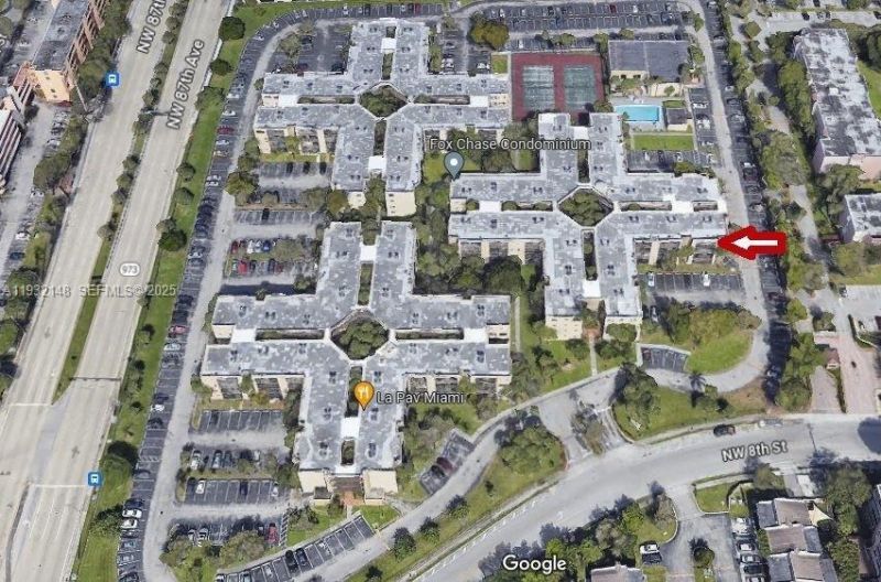 8625 NW 8th St, Unit 401, Miami, FL 33126 Photo