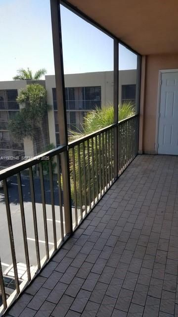 8625 NW 8th St, Unit 401, Miami, FL 33126 Photo