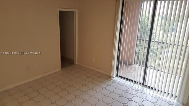 8625 NW 8th St, Unit 401, Miami, FL 33126 Photo