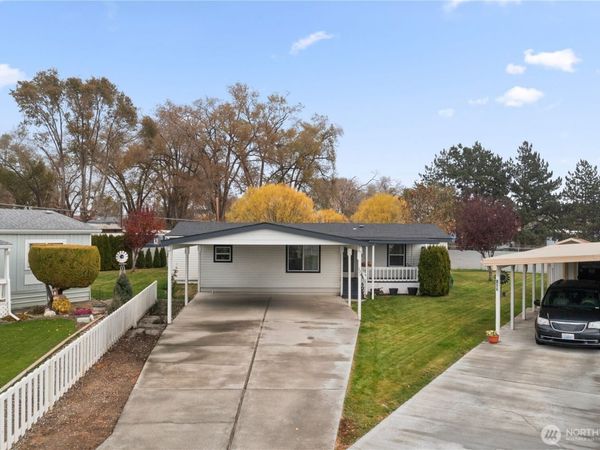 2240 W Broadway Avenue, Unit 129, Moses Lake, WA 98837