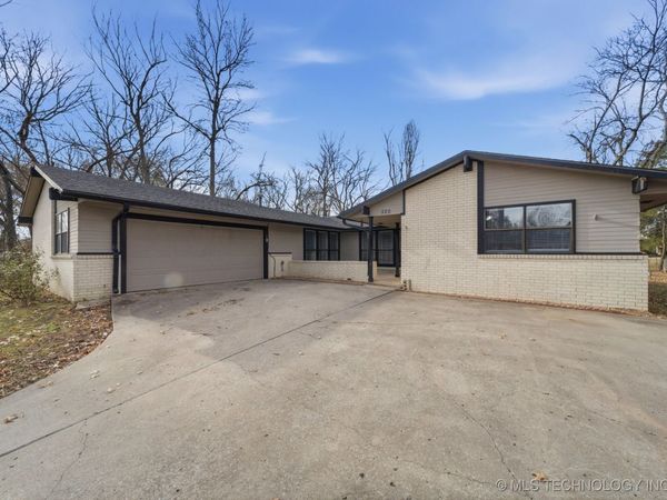 520 Ridgewood, Pryor, OK 74361