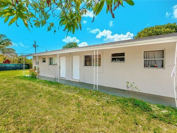 1870 Gardenia Rd, Fort Lauderdale, FL 33317
