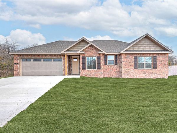 12 Dirleton Drive, Bella Vista, AR 72715