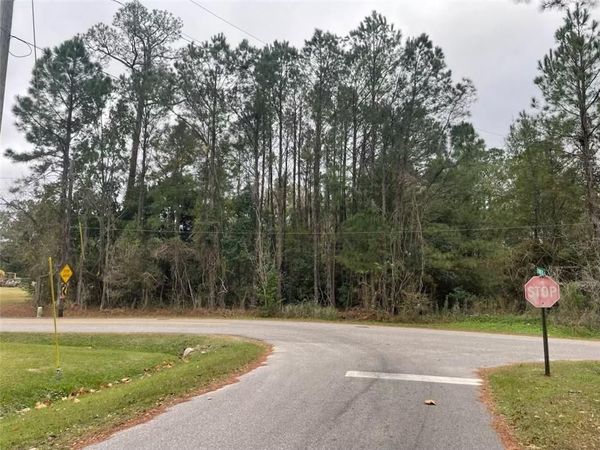 8955 Warner Street W, Bayou La Batre, AL 36509