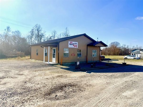 307 E State Street, Delta, MO 63740