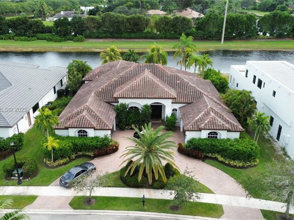 19038 Park Ridge St, Weston, FL 33332