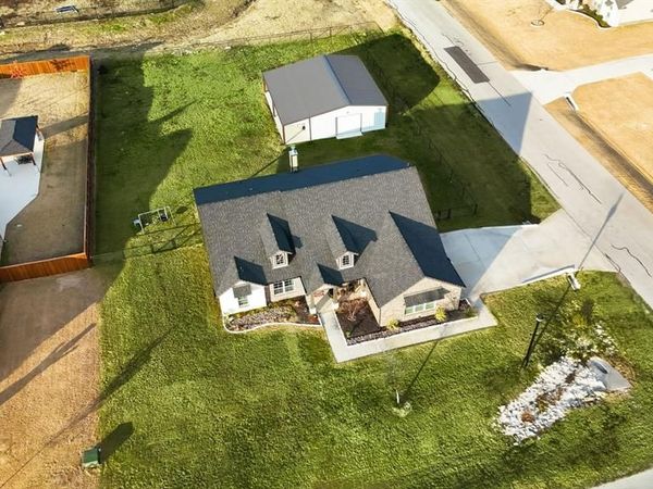 104 Oak Grove Drive, Rhome, TX 76078