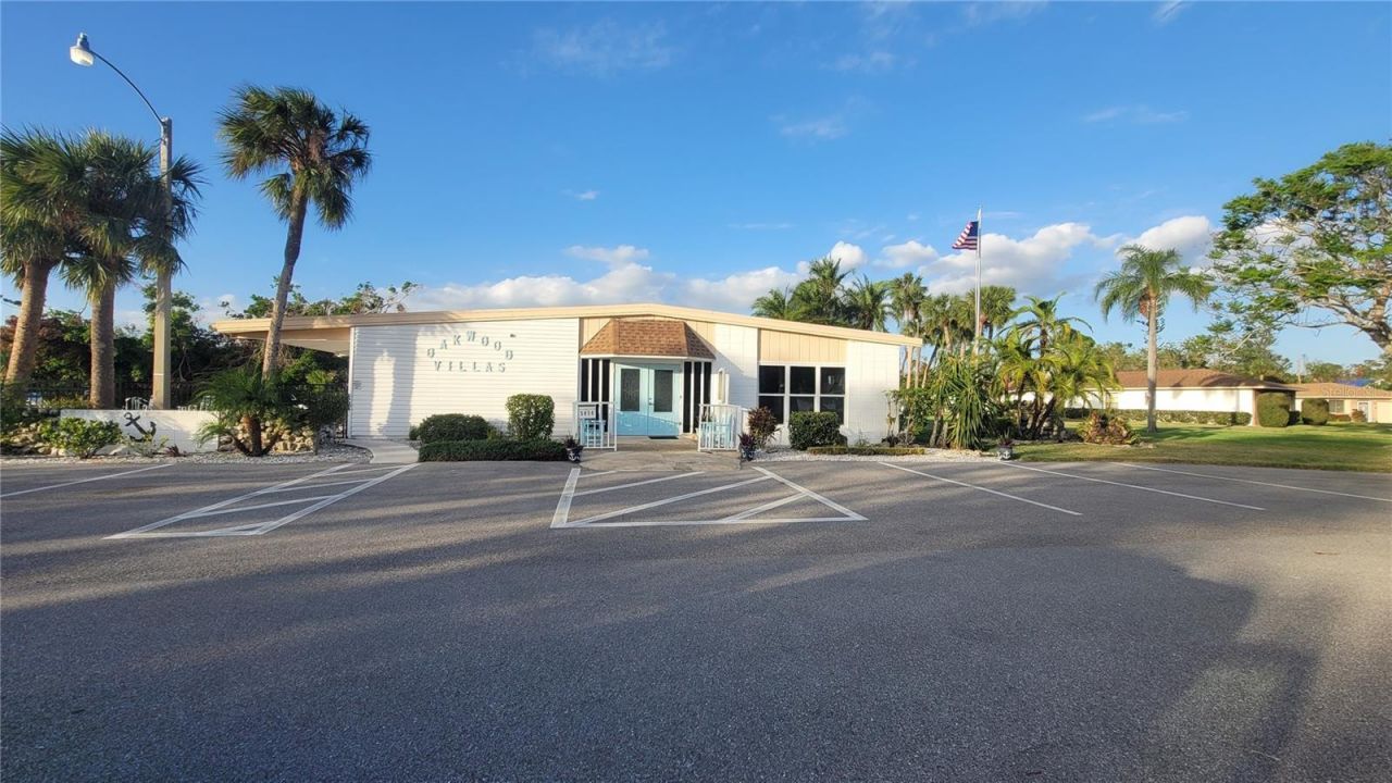 4924 Live Oak Circle, Unit 115, Bradenton, FL 34207 Photo
