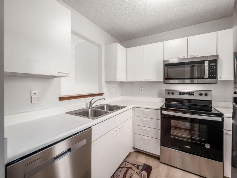 1668 Blackhorse Lane, Unit 157B, Hilliard, OH 43026 Photo 12