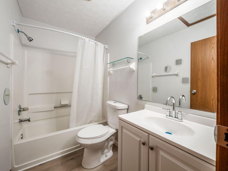 1668 Blackhorse Lane, Unit 157B, Hilliard, OH 43026 Photo 18