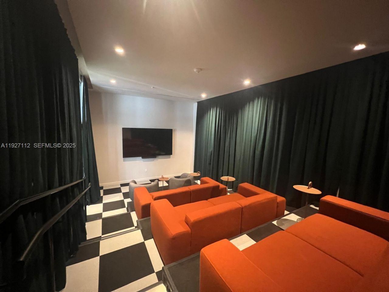 11 NE 6 St, Unit 2501, Miami, FL 33132 Photo