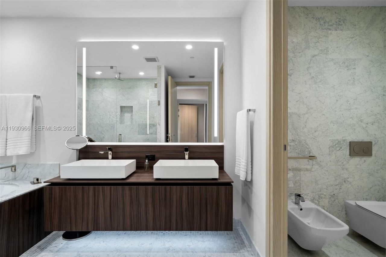 1000 Brickell Plz, Unit PH5904, Miami, FL 33131 Photo