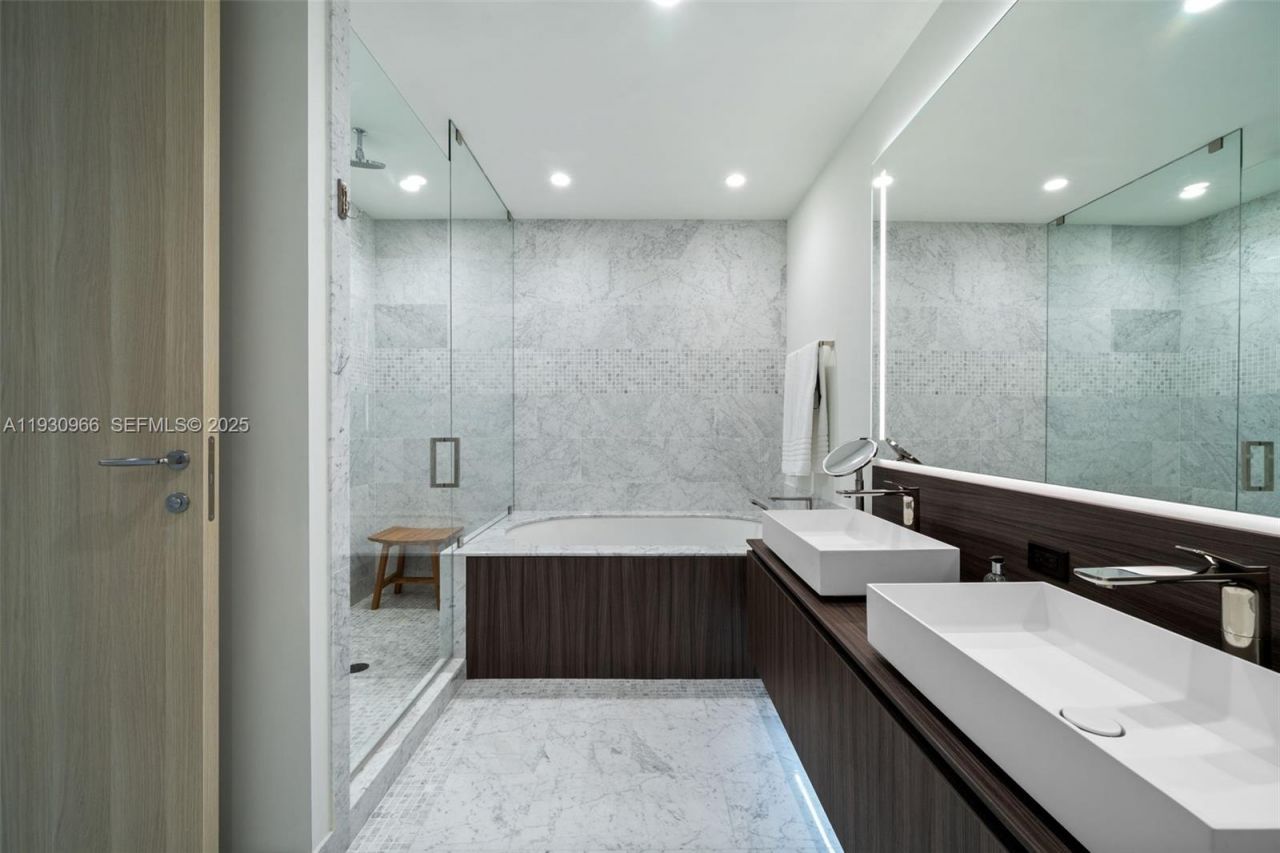 1000 Brickell Plz, Unit PH5904, Miami, FL 33131 Photo