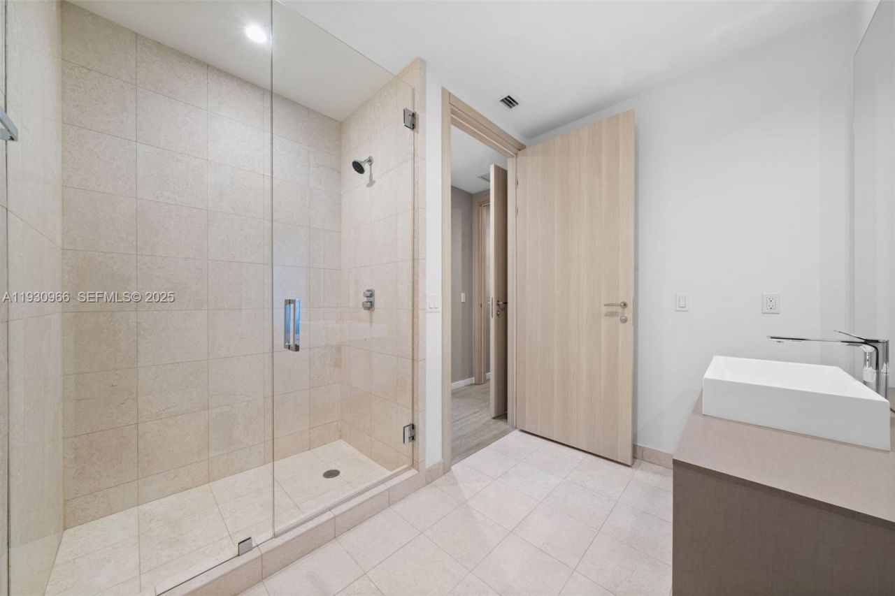 1000 Brickell Plz, Unit PH5904, Miami, FL 33131 Photo