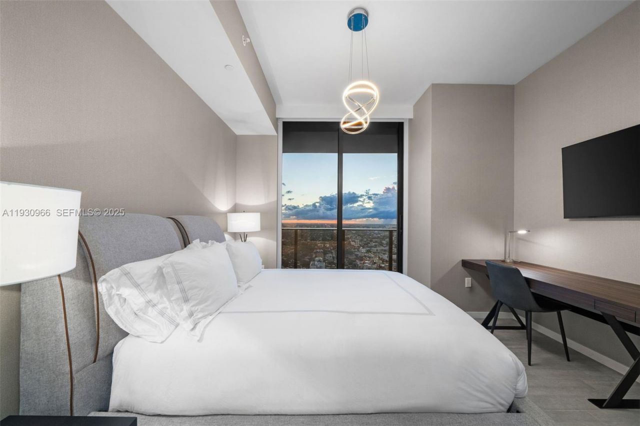 1000 Brickell Plz, Unit PH5904, Miami, FL 33131 Photo