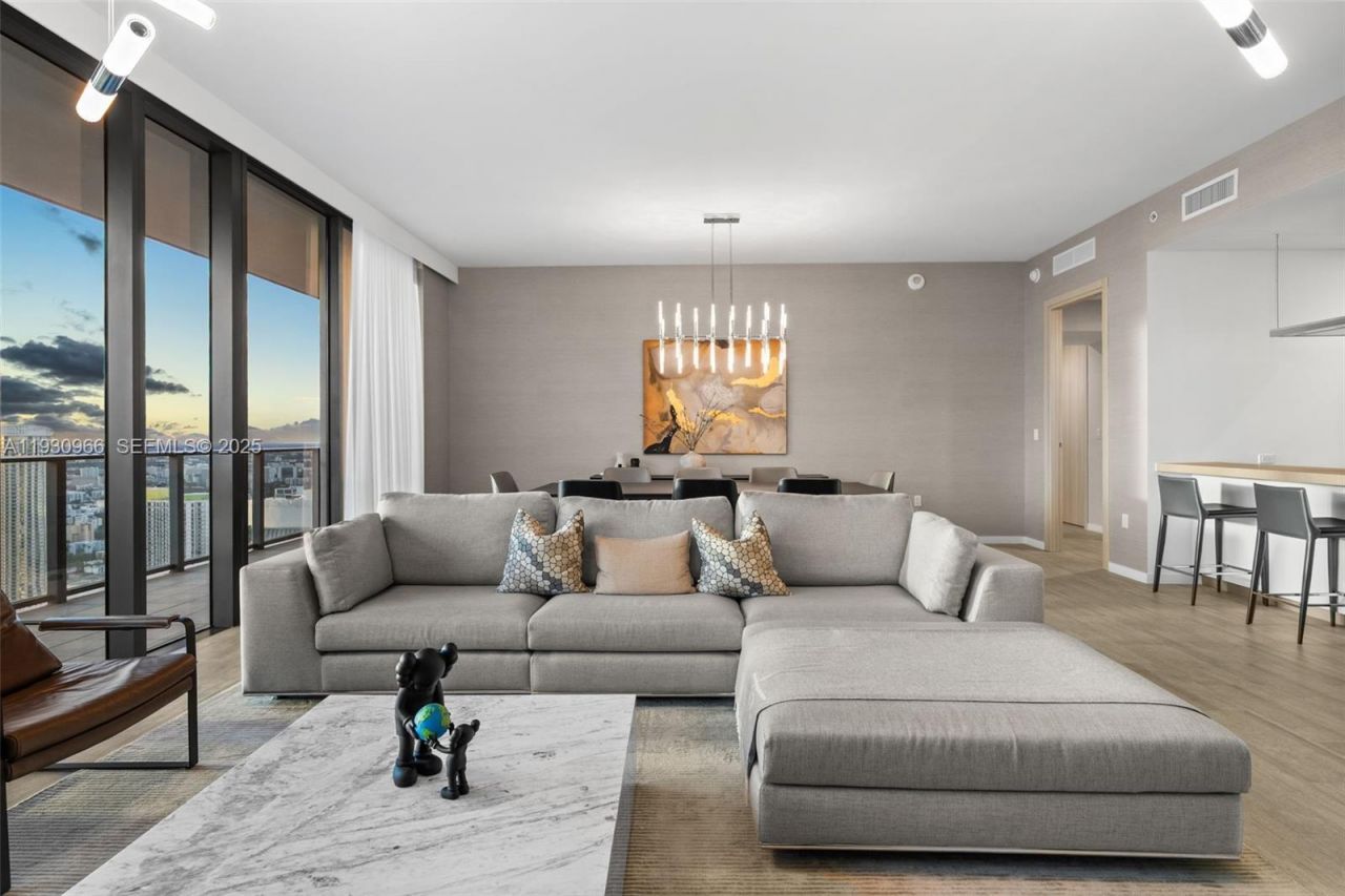 1000 Brickell Plz, Unit PH5904, Miami, FL 33131 Photo