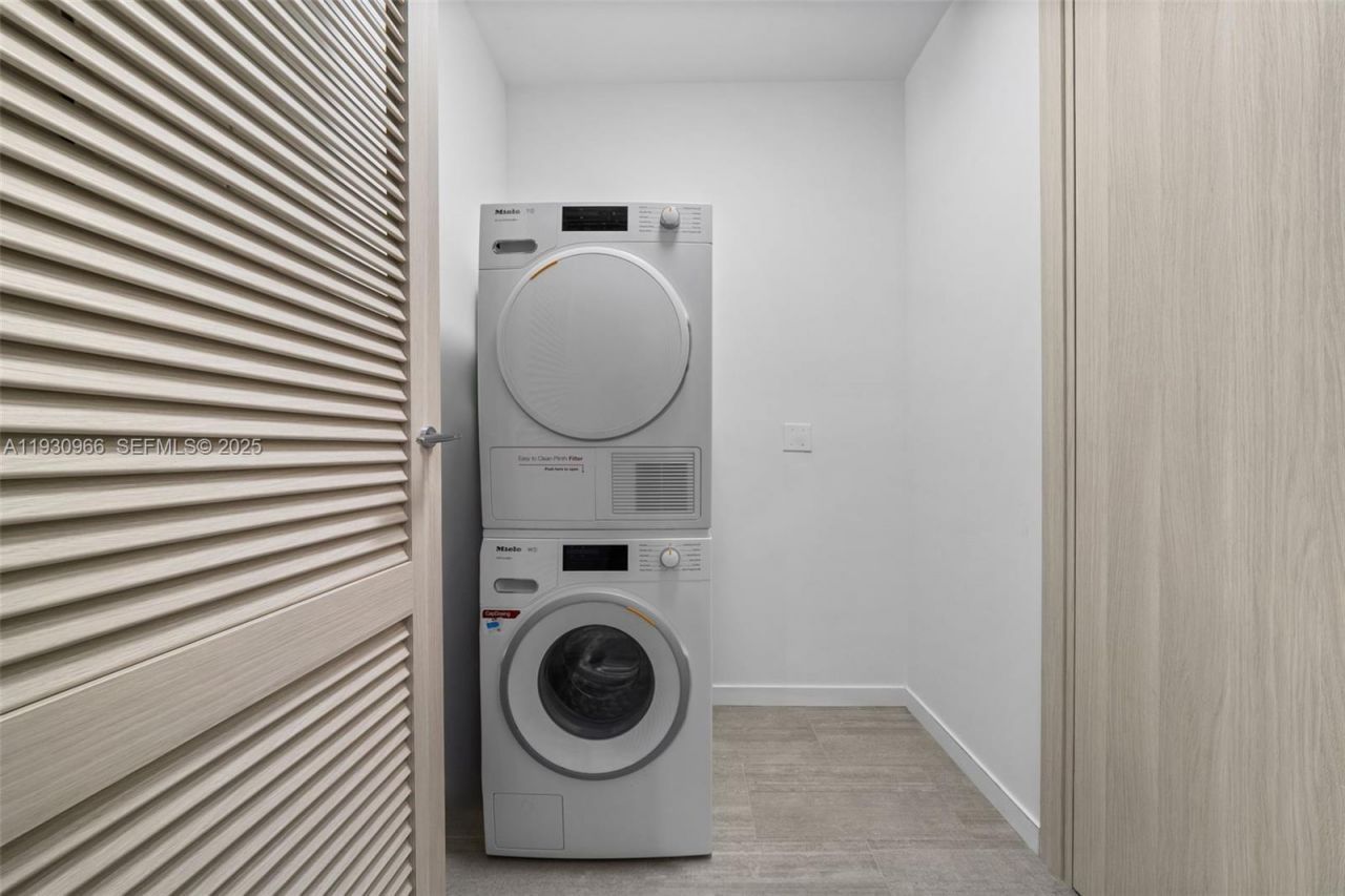 1000 Brickell Plz, Unit PH5904, Miami, FL 33131 Photo