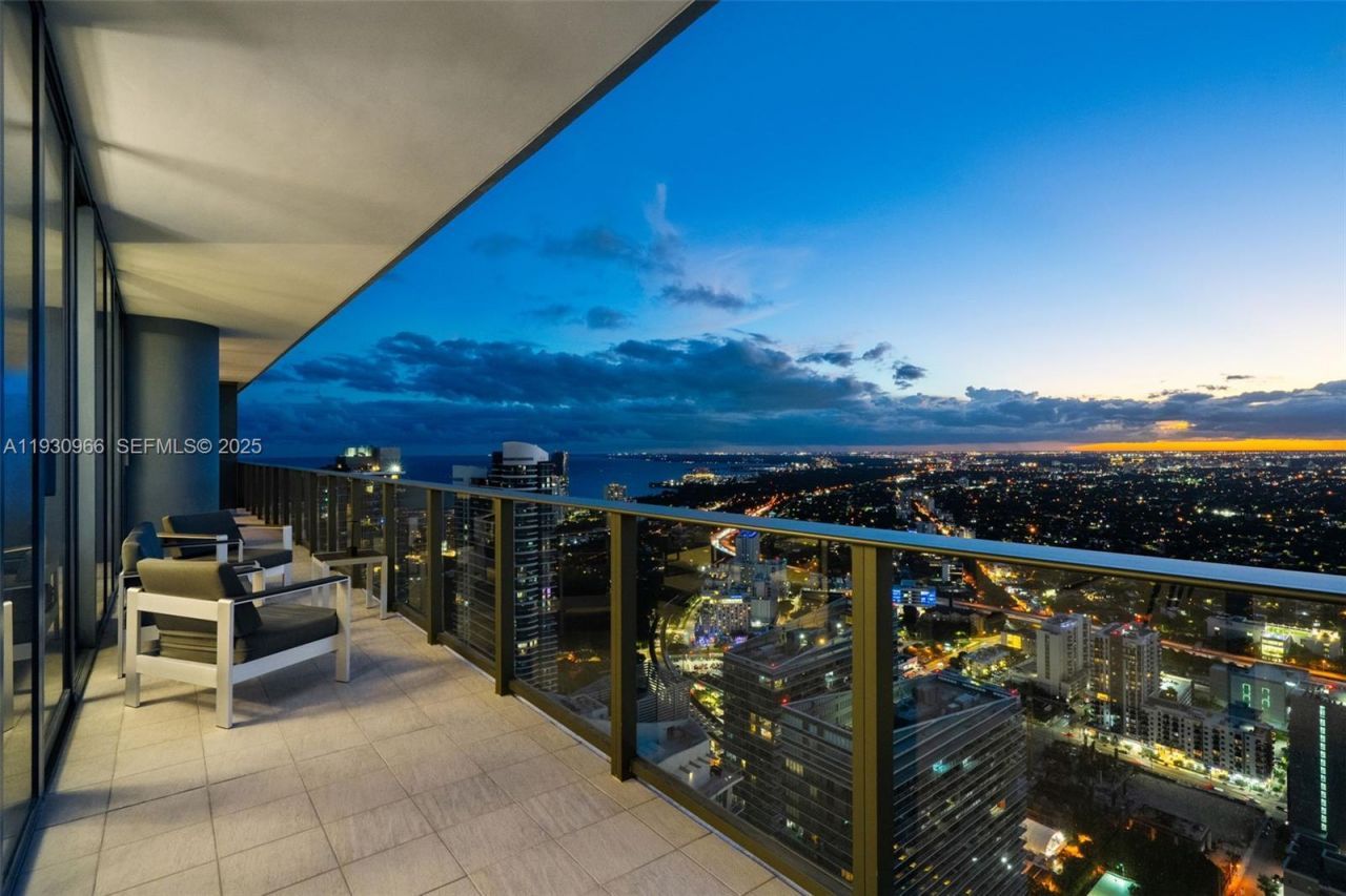 1000 Brickell Plz, Unit PH5904, Miami, FL 33131 Photo