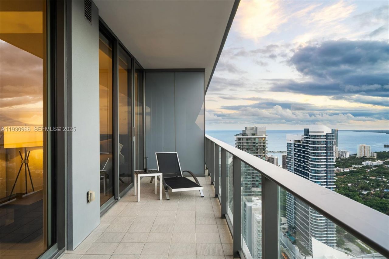 1000 Brickell Plz, Unit PH5904, Miami, FL 33131 Photo