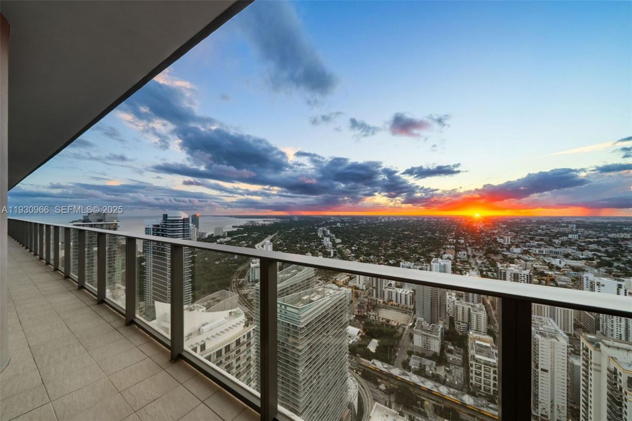 1000 Brickell Plz, Unit PH5904, Miami, FL 33131 Photo