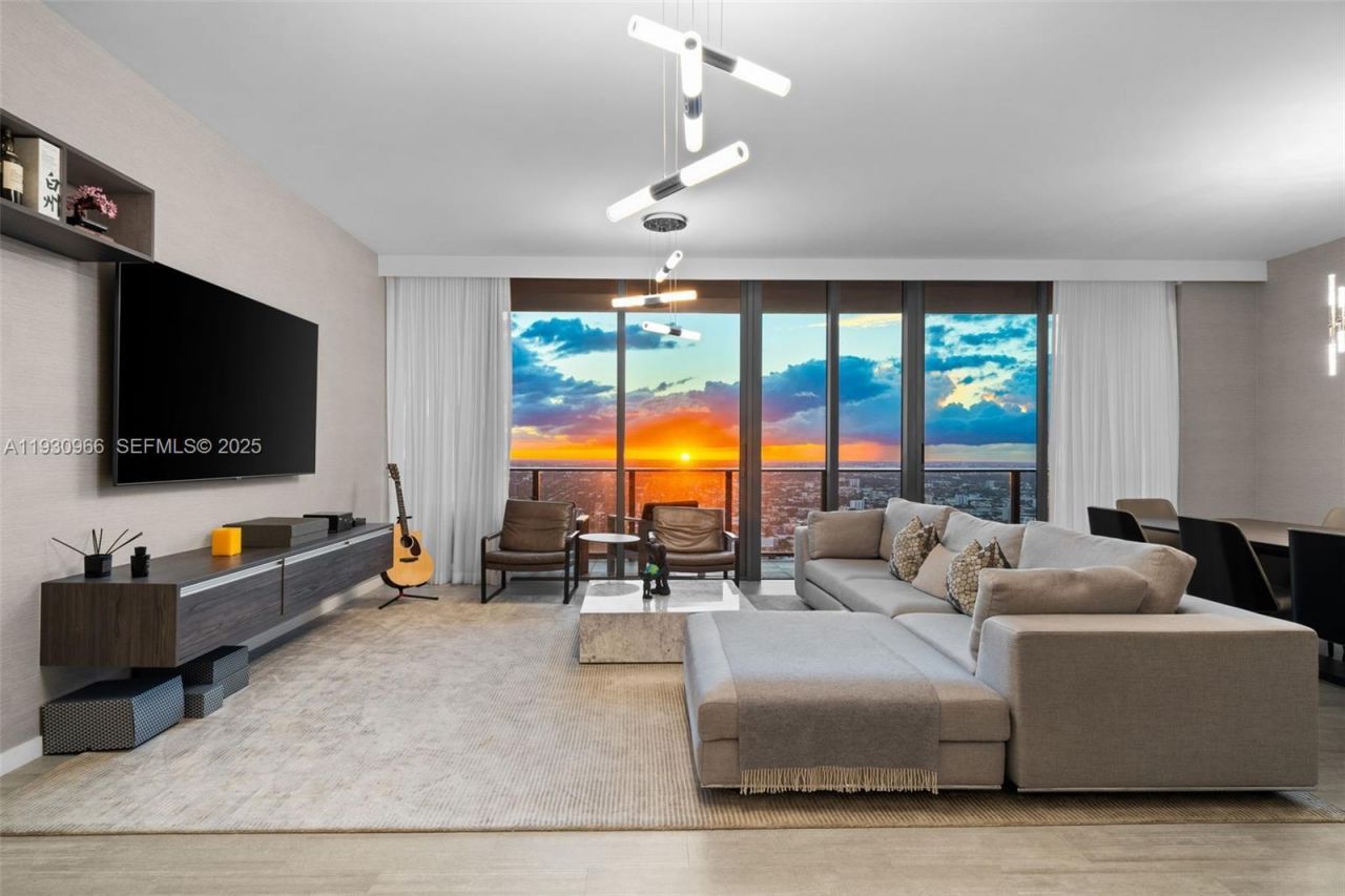 1000 Brickell Plz, Unit PH5904, Miami, FL 33131 Photo