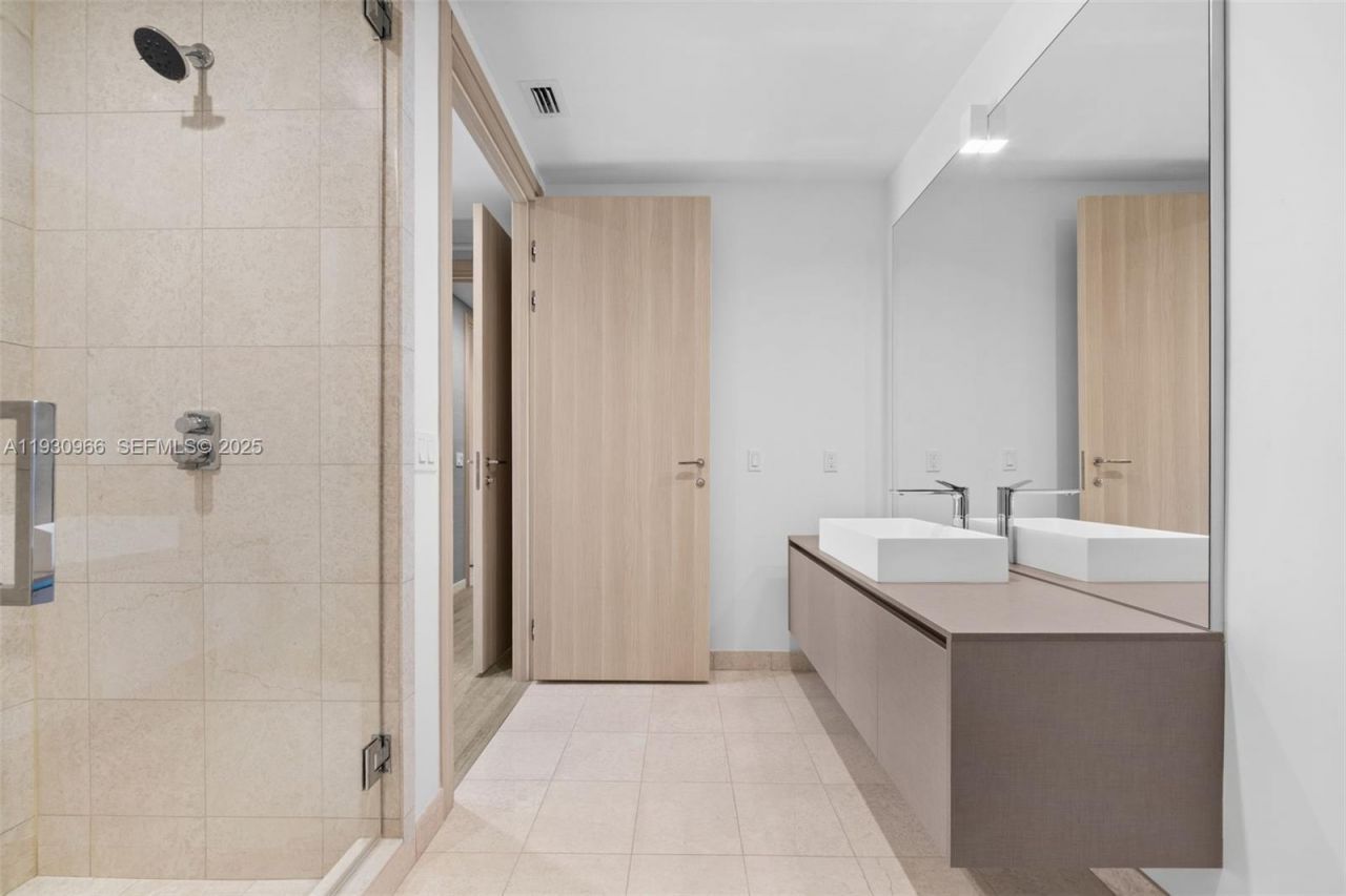 1000 Brickell Plz, Unit PH5904, Miami, FL 33131 Photo