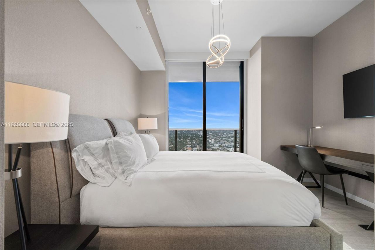 1000 Brickell Plz, Unit PH5904, Miami, FL 33131 Photo