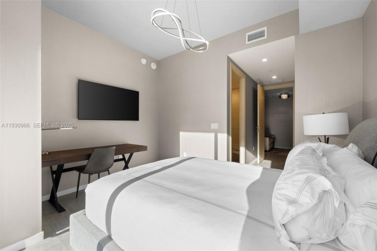 1000 Brickell Plz, Unit PH5904, Miami, FL 33131 Photo