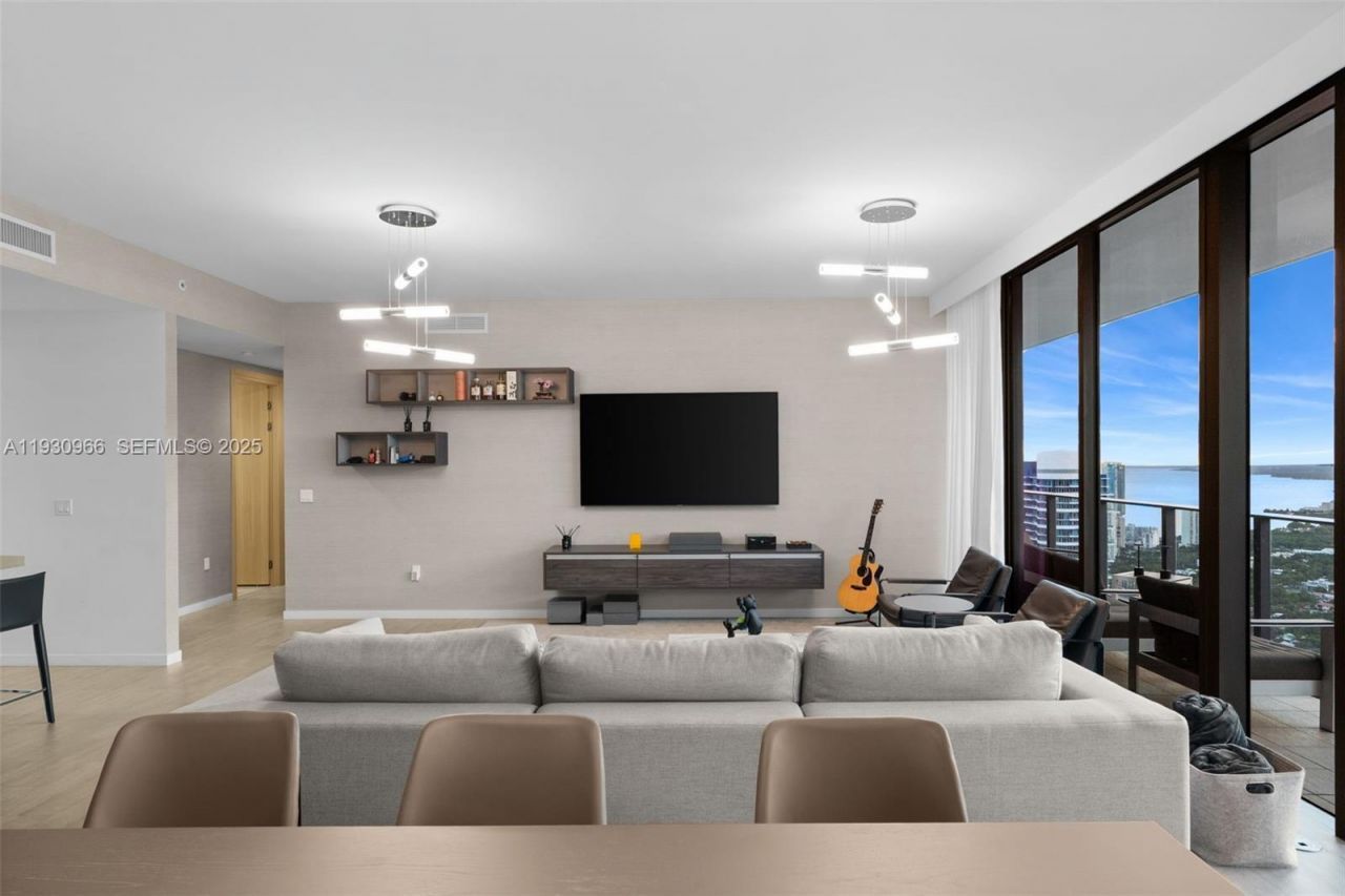 1000 Brickell Plz, Unit PH5904, Miami, FL 33131 Photo