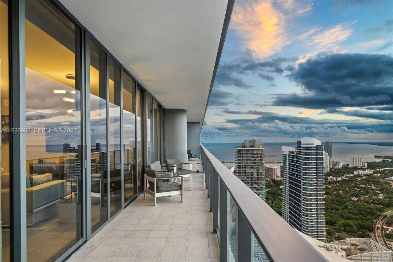 1000 Brickell Plz, Unit PH5904, Miami, FL 33131 Photo