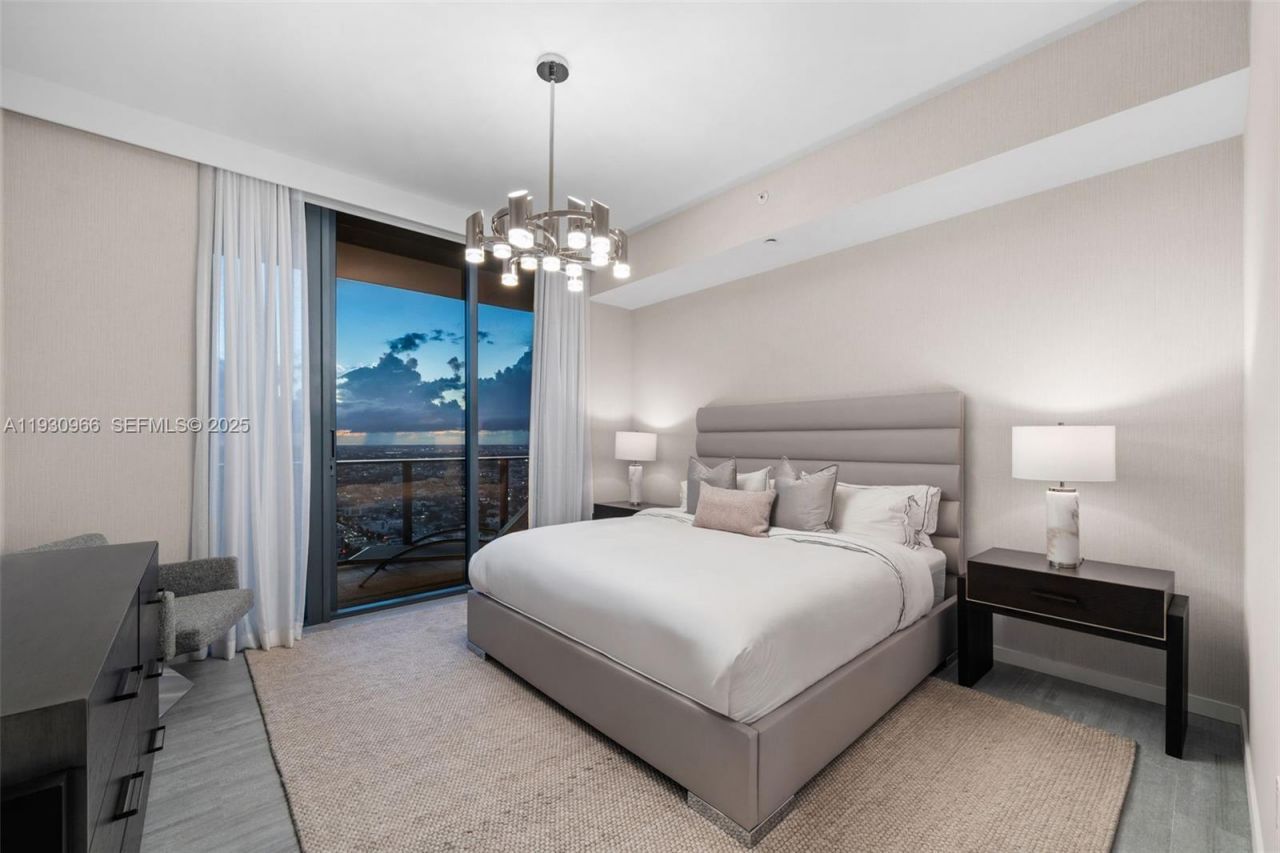 1000 Brickell Plz, Unit PH5904, Miami, FL 33131 Photo