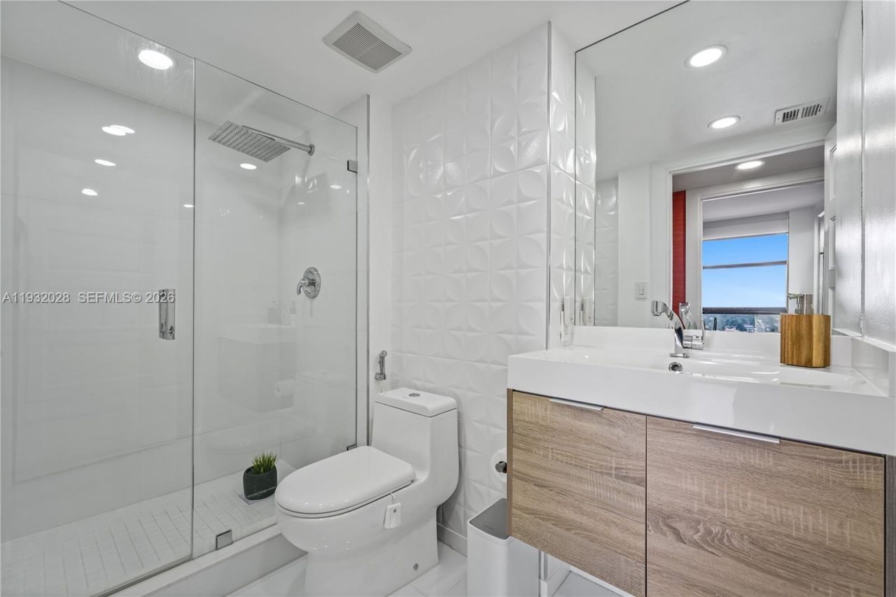 20505 E Country Club Dr, Unit 1034, Aventura, FL 33180 Photo