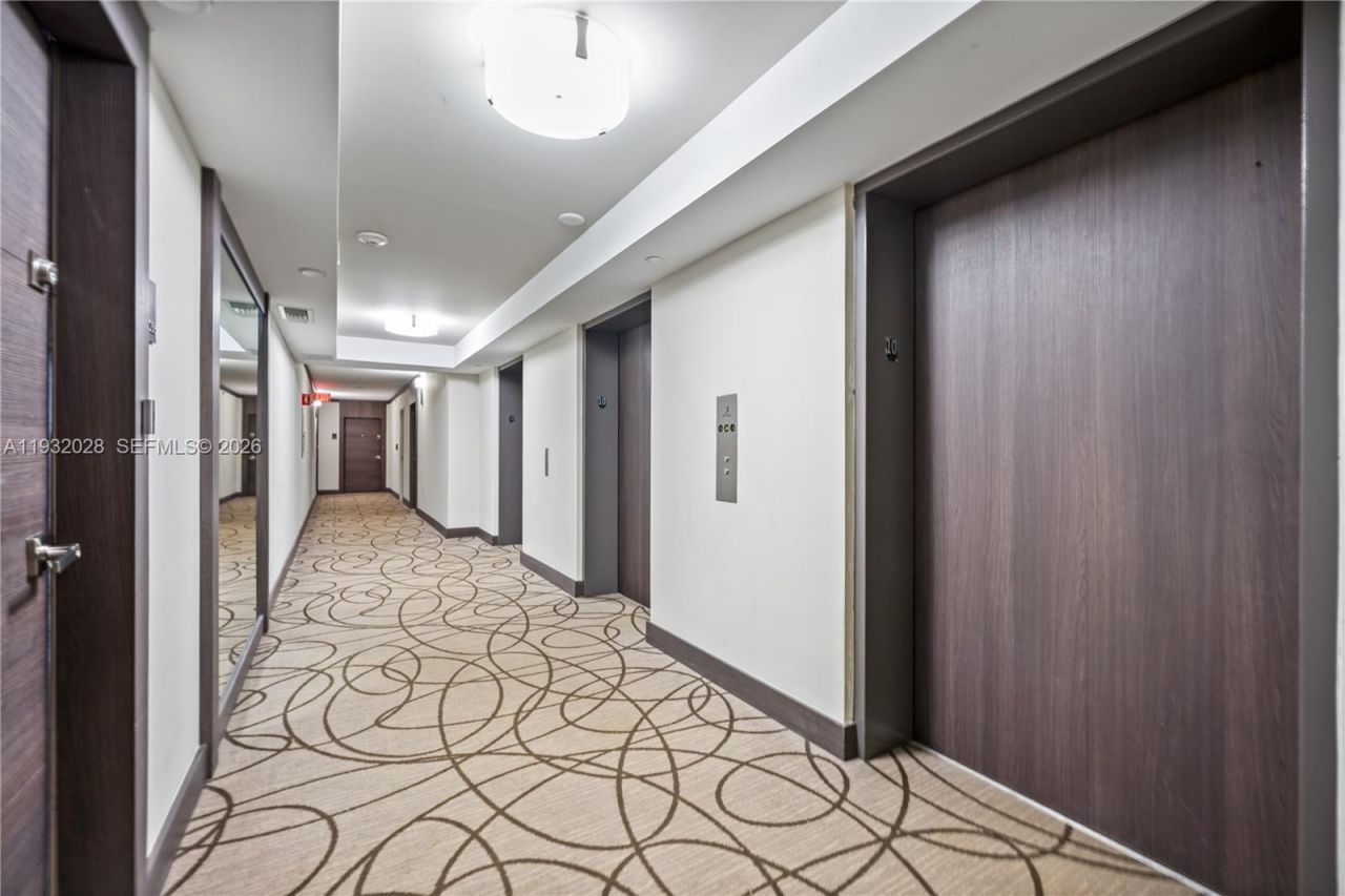 20505 E Country Club Dr, Unit 1034, Aventura, FL 33180 Photo