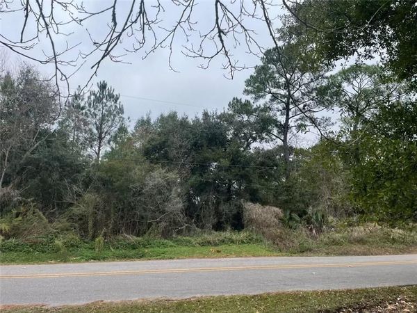 8965 Warner Street W, Bayou La Batre, AL 36509